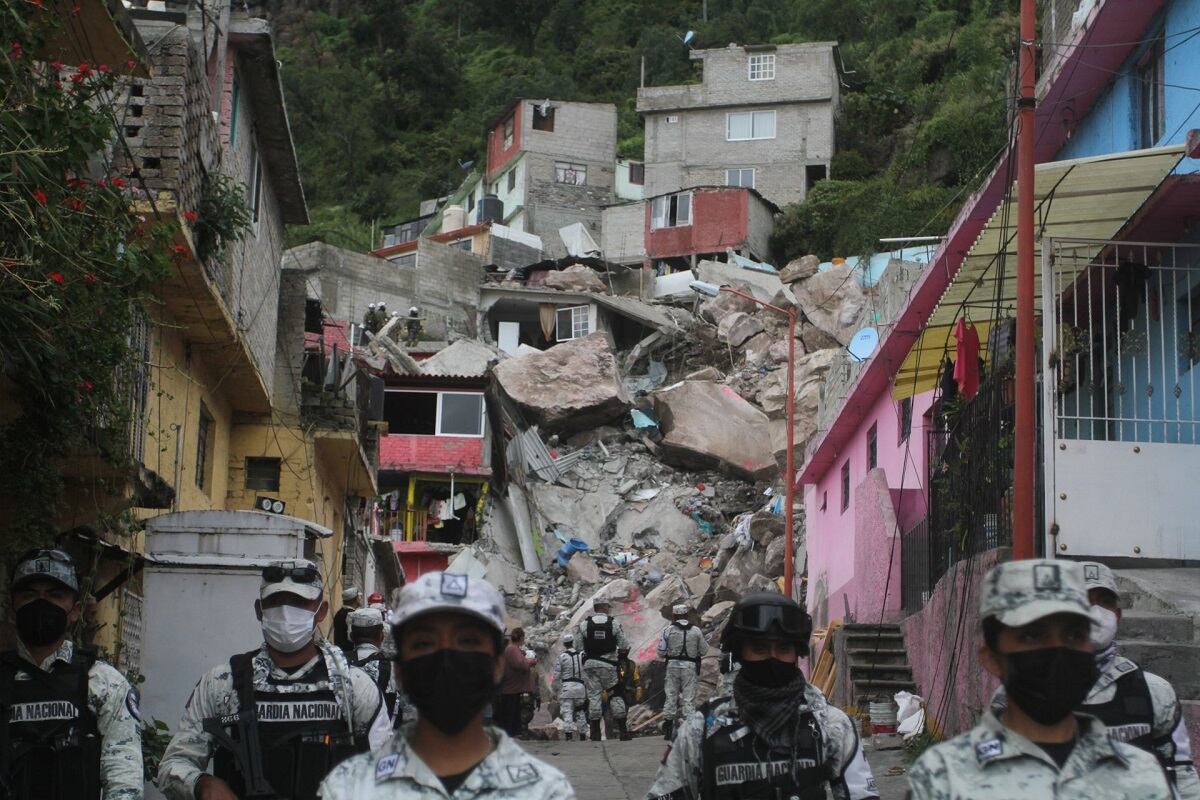 Resguardan zona donde se desgajó el Cerro del Chiquihuite