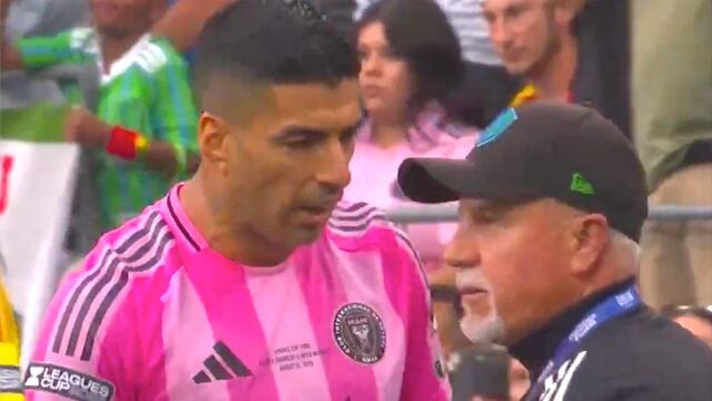 Luis Suárez tuvo un acto vergonzoso al escupir a un miembro del staff de Seattle Sounders