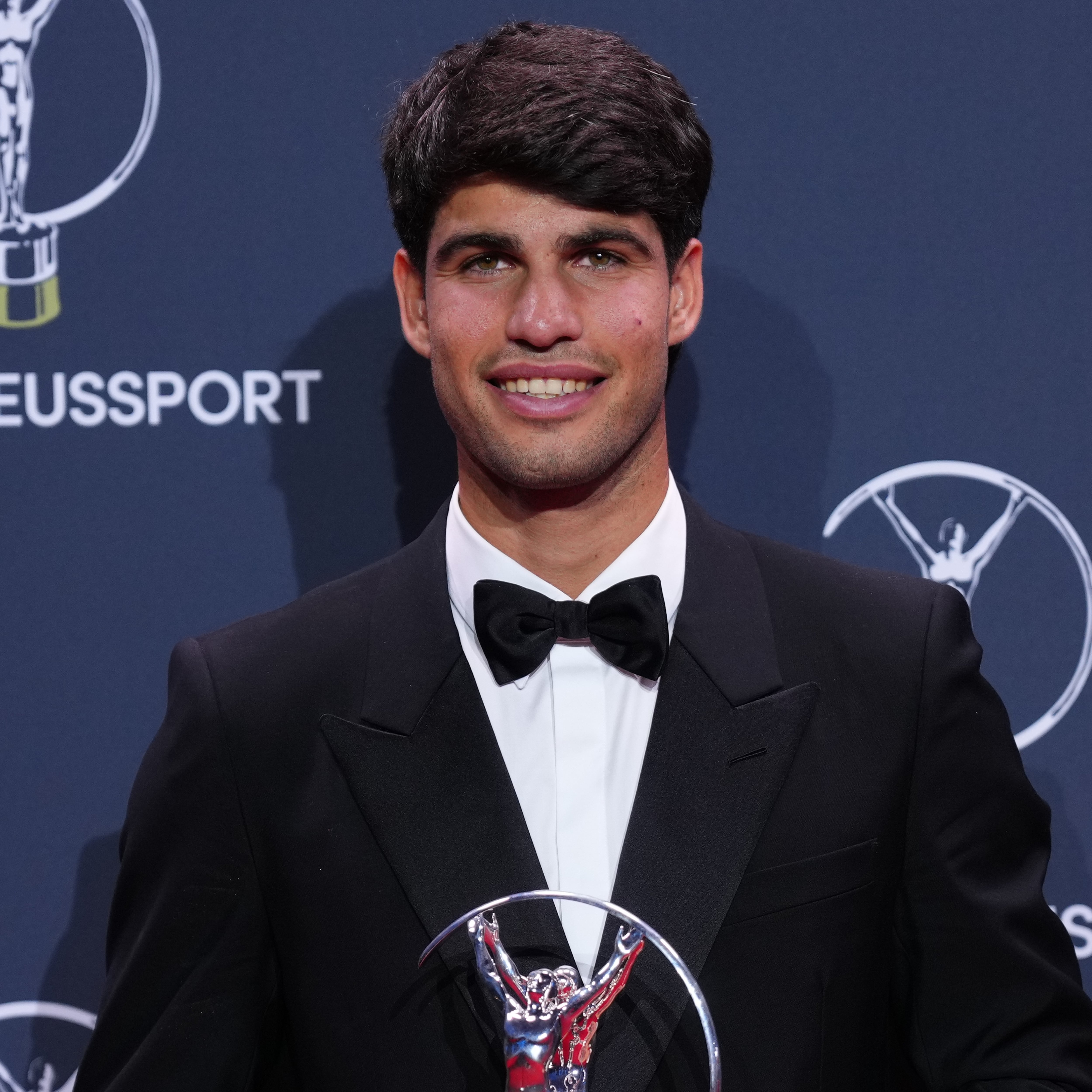 Carlos Alcaraz se somete a pruebas y es duda para Roland Garros