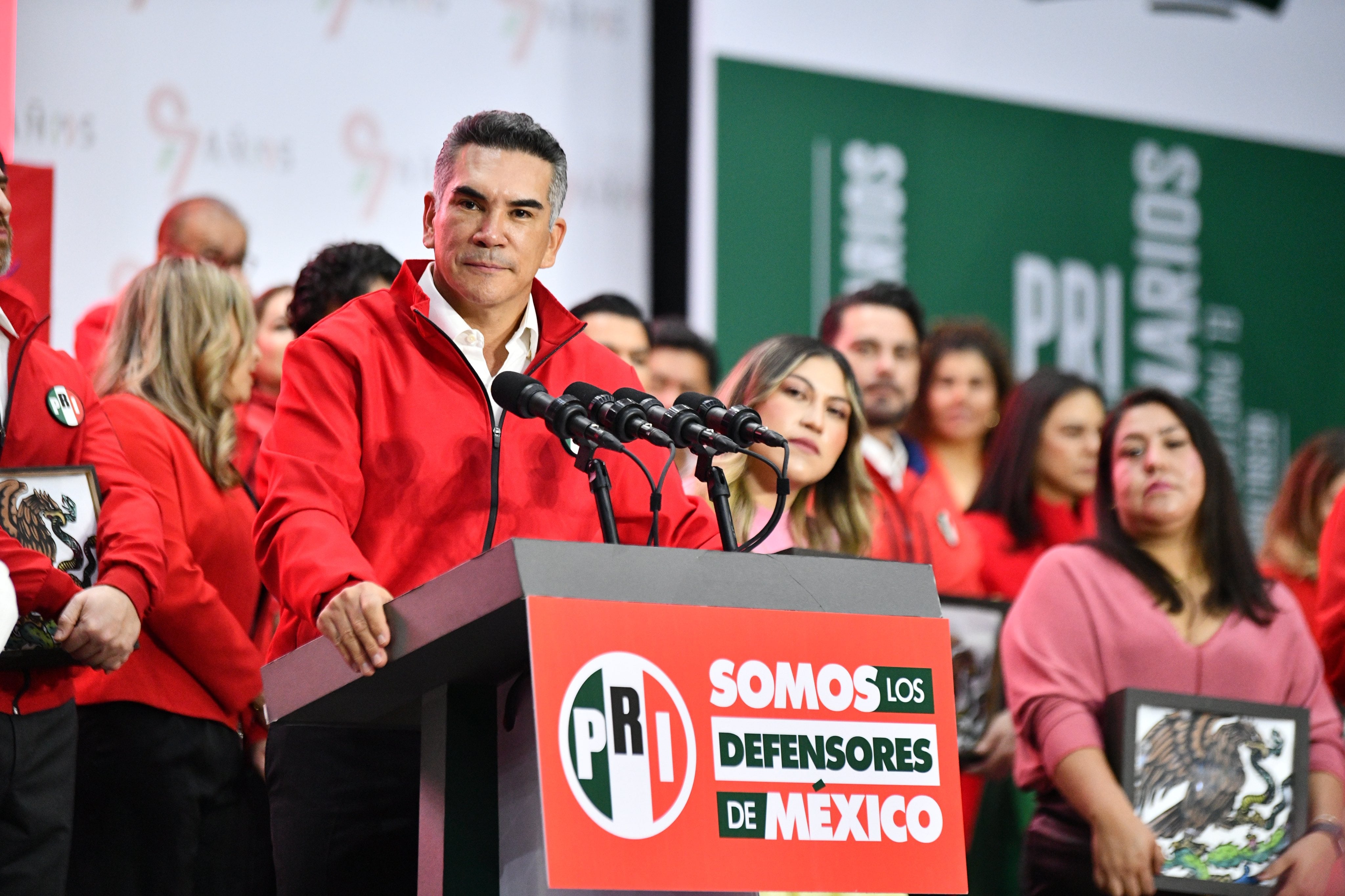 Alejandro Moreno abre el PRI a personas sin militancia rumbo al 2027