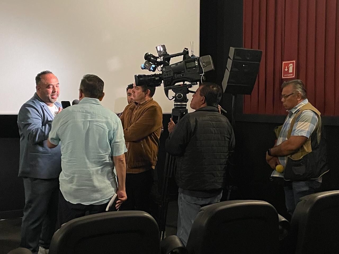 Presentan documental "La Farsa"