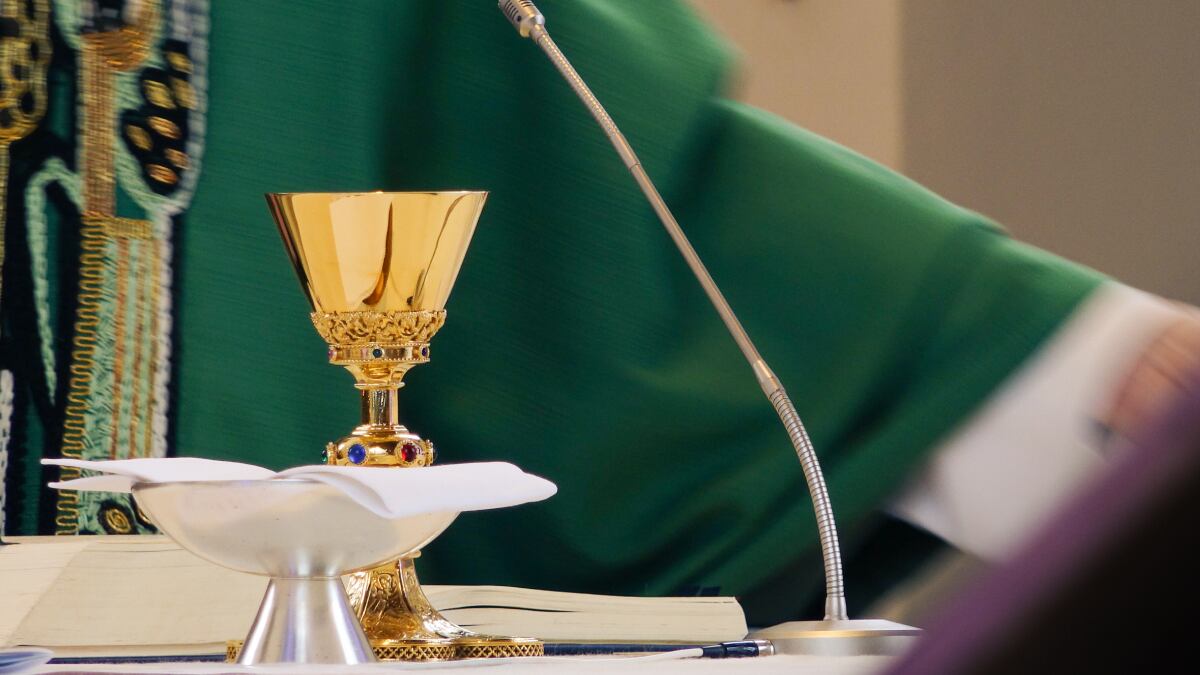 Sacerdote es suspendido en Brasil por fotos muy comprometedoras que se filtraron