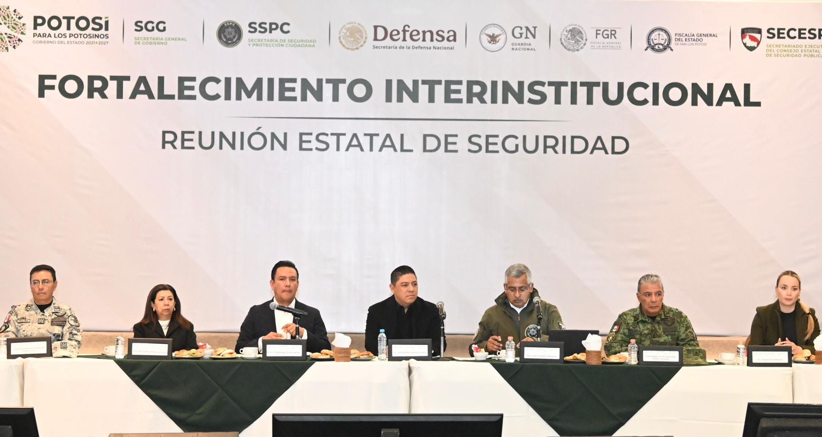 Ricardo Gallardo en reunión ayuntamientos de San Luis Potosí