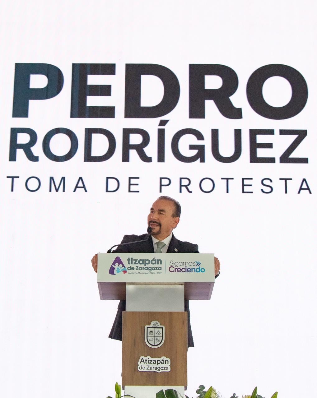 Pedro Rodríguez toma protesta como alcalde de Atizapán