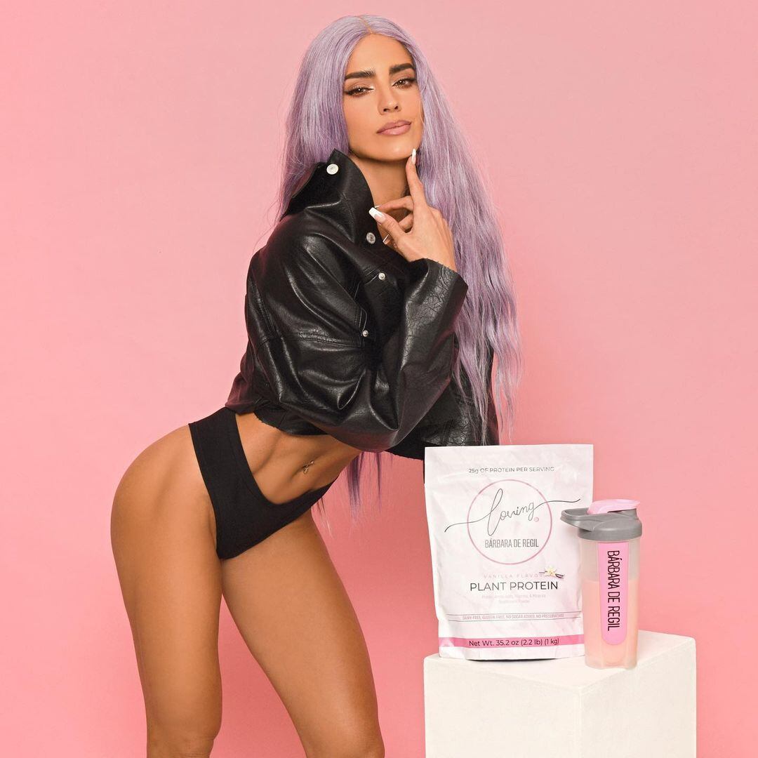 Bárbara de Regil con peluca.