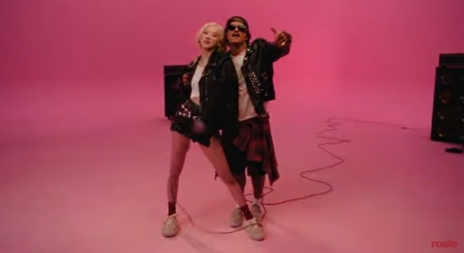 Rosé y Bruno Mars video APT
