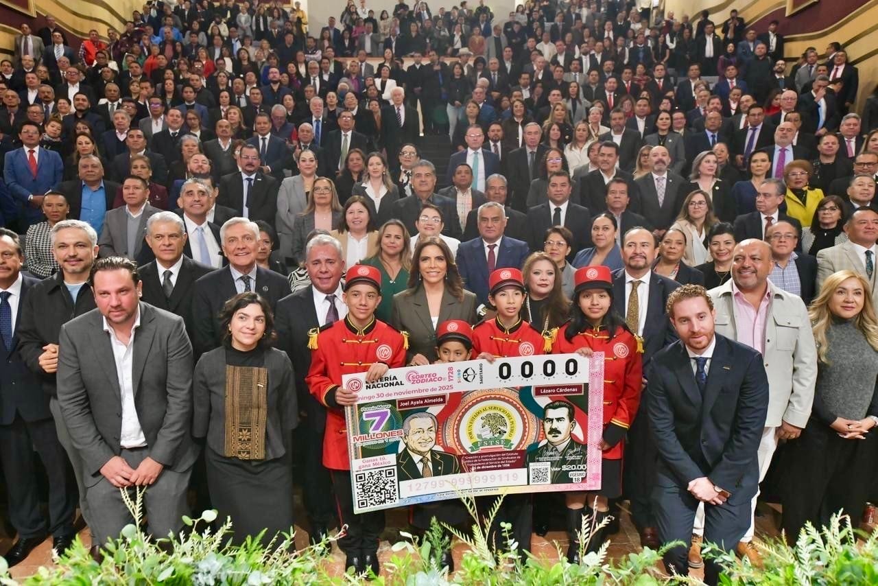 Lotería Nacional celebra 87 años de la FSTSE con billete conmemorativo.