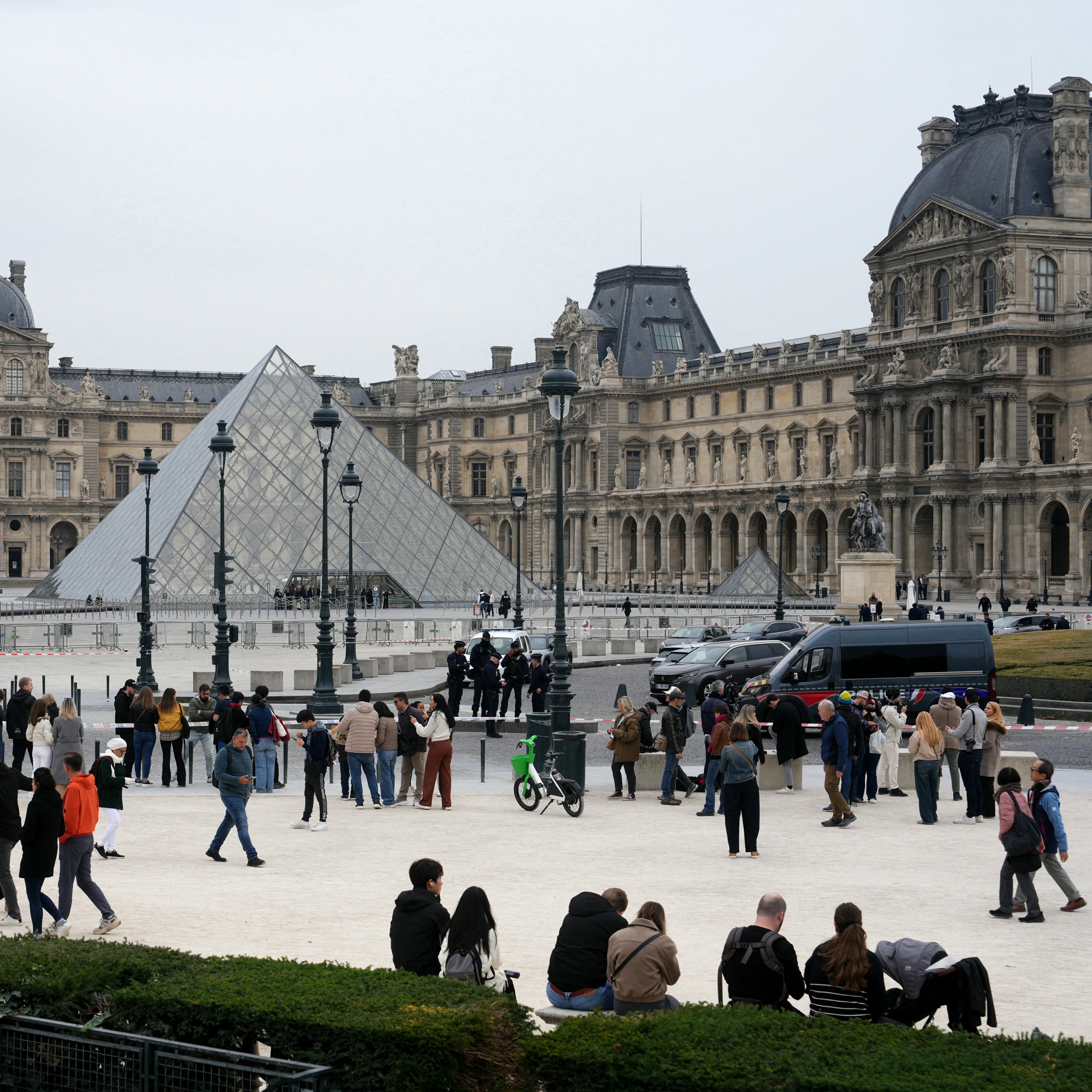 El huachicol y el Louvre: Francia tiene ladrones, México tiene “gobierno”