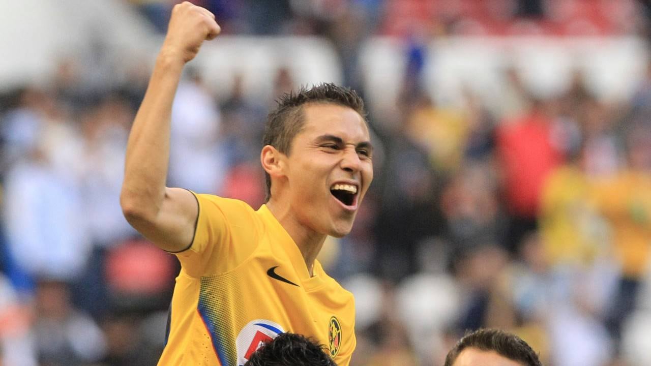 Aguilar celebrando un gol.