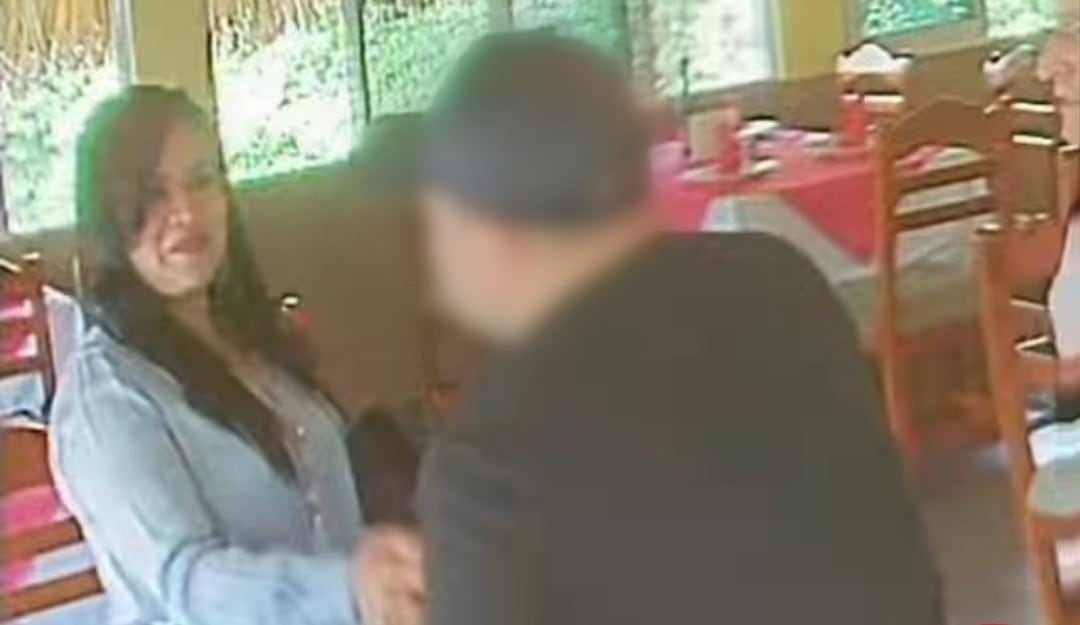 Norma Otilia Hernández en reunión con el líder de Los Ardillos