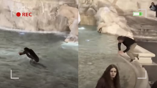 Turista se metió a nadar en la Fontana di Trevi de Roma y fue multado