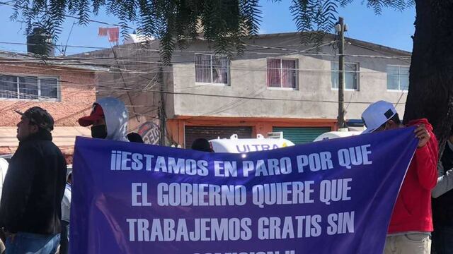 Gaseros bloquean avenida en el Estado de México