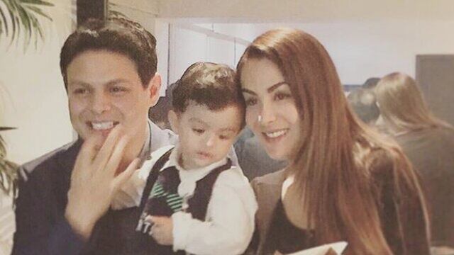 Giovanni Medina junto a Ninel Conde y su hijo