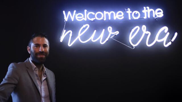 Smeke refirió que algunas empresas de reciente creación invierten demasiado dinero en publicidad intentando competir con empresas que llevan años en el mercado, lo cual sólo hará que ese dinero invertido se vaya a la basura