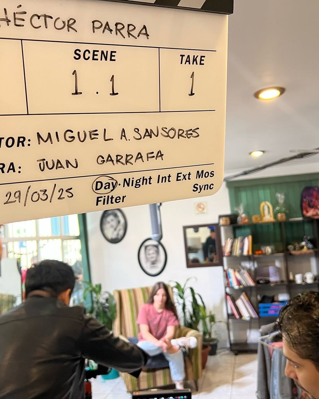 Daniela Parra comparte que el documental de Héctor Parra ya inició rodaje.