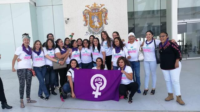 Activistas en el Congreso de Guanajuato.