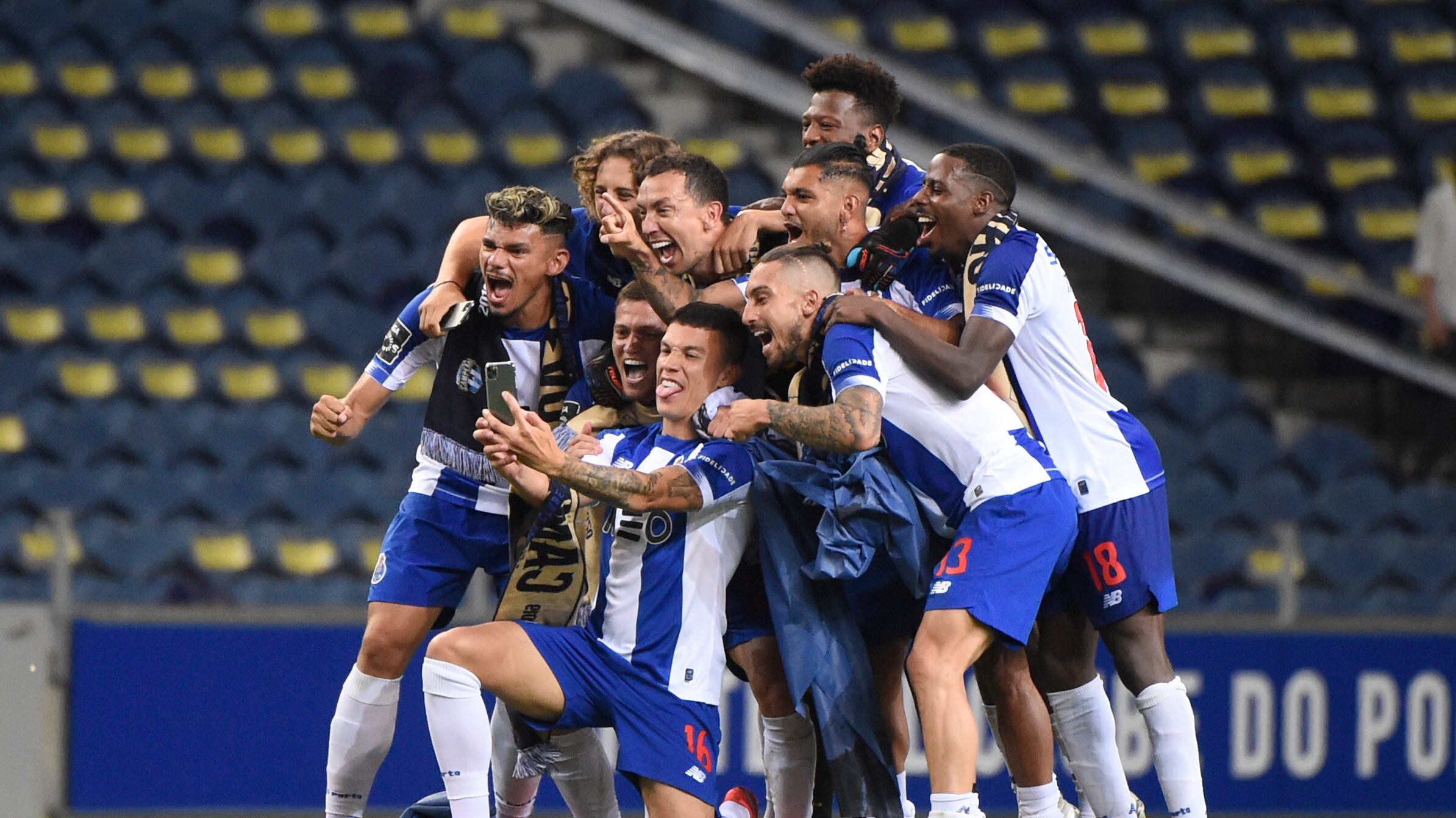 Porto de 'Tecatito' y 'Marche' se proclama campeón de Portugal