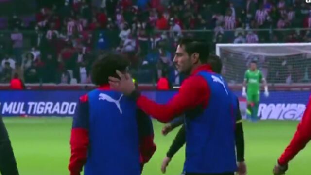 Pollo Briseño le da zape a Chino Huerta