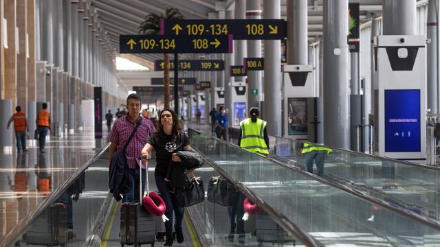 El gobierno federal anunció que a partir de septiembre se realizarán 100 operaciones diarias en el Aeropuerto Internacional Felipe Ángeles (AIFA), el día de hoy solo se realizan 12 vuelos diarios.