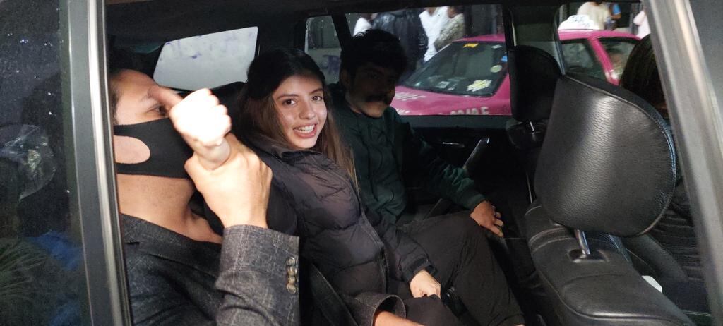 Daniela Parra al salir de la audiencia en el Reclusorio Oriente donde su padre, el actor Héctor Parra fue absuelto de los delitos de abuso sexual