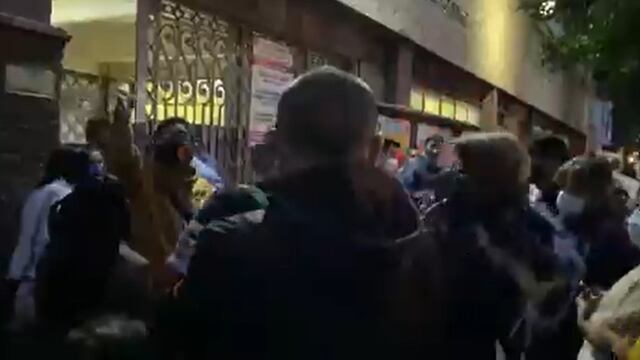 Padres de familia reclaman que el regreso a clases es obligatorio