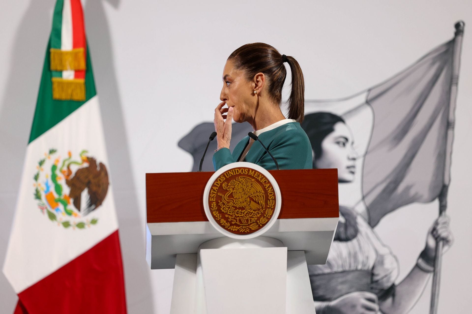 Claudia Sheinbaum aclaró qué pasó con su teléfono celular hackeado