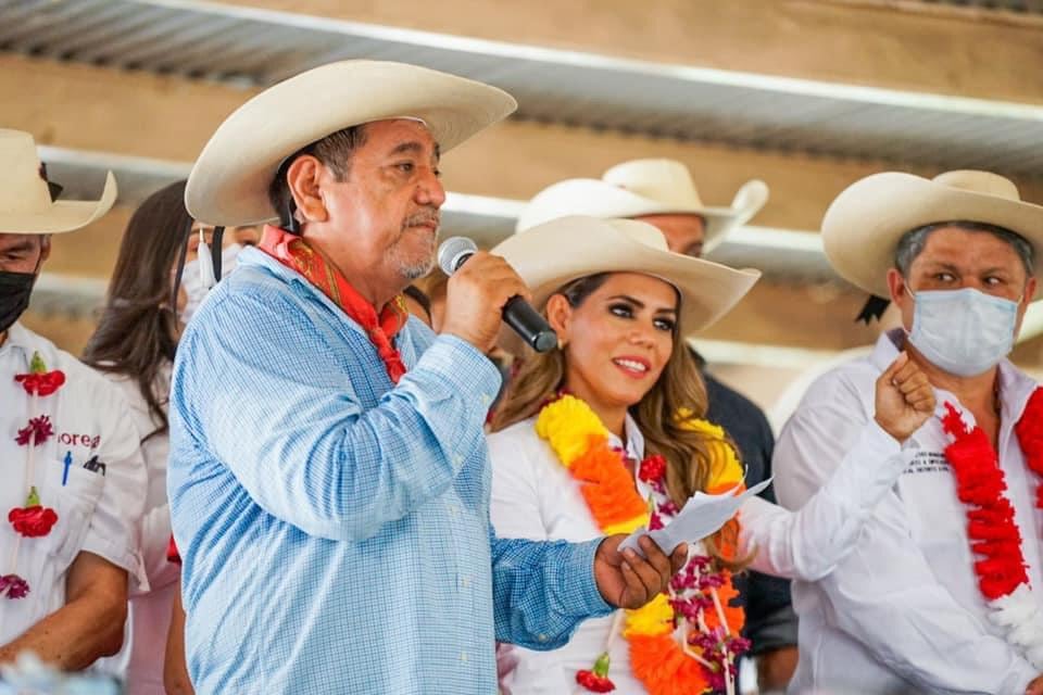 Evelyn Salgado en campaña para la elección en Guerrero.