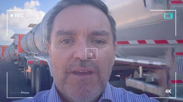 Diputado Federico Döring se encuentra varado en a México-Querétaro debido a bloqueos de agricultores.