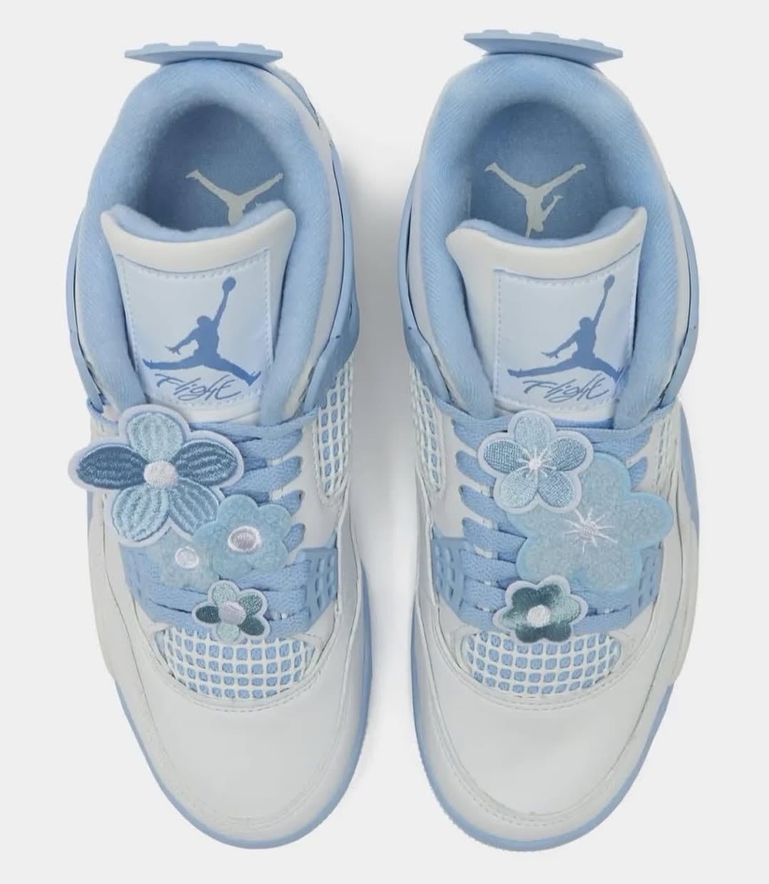 Nike Air Jordan 4 “Forget me not”