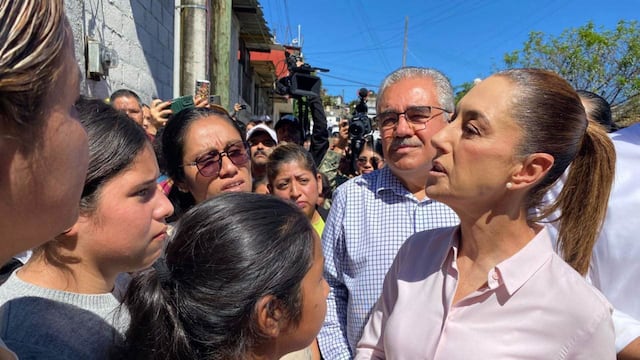 La presidenta de México, Claudia Sheinbaum, visitó la colonia Nuevo Monterrey, una de las zonas más afectadas por la reciente tormenta
