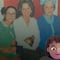 La foto de Florinda Meza con la segunda esposa de Carlos Villagrán donde se nota la incomodidad