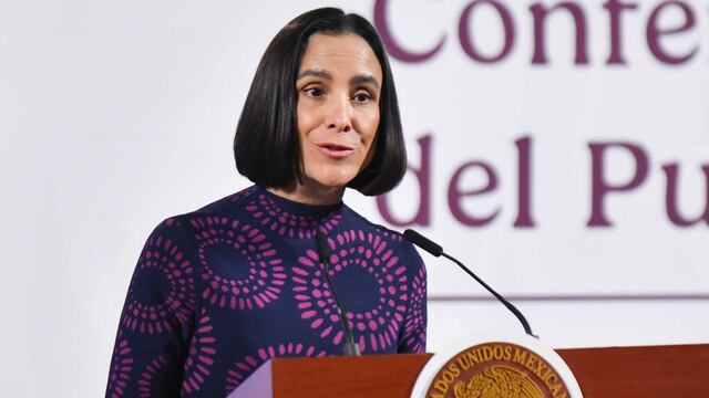 Luz Elena González, secretaria de Energía, durante la conferencia matutina realizada en Palacio Nacional