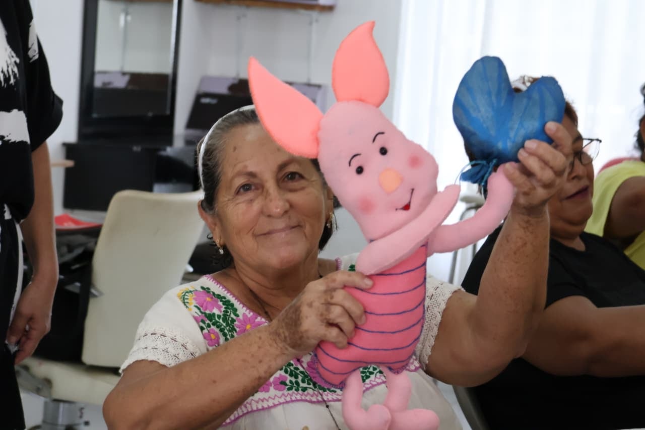 DIF Benito Juárez fortalece desarrollo integral de personas adultas mayores.