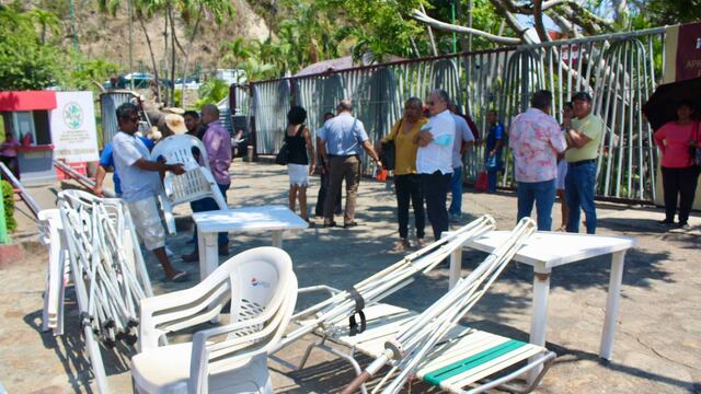 Protestan en Acapulco por falta de apoyos a sector turístico