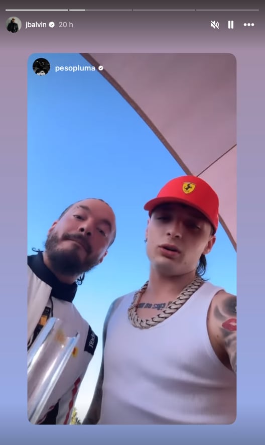 Peso Pluma y J Balvin se aventaron unas “carreritas” en un evento automovilístico