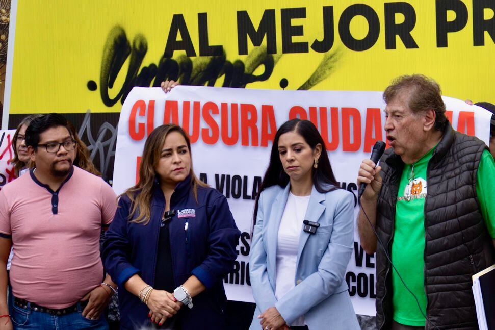 Laura Álvarez Soto junto a Luisa Gutiérrez Ureña y vecinos de la alcaldía Azcapotzalco clausuran mega obra
