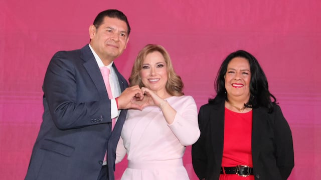 Ceci Arellano destaca avances del DIF Puebla; Federación reconoce su labor.