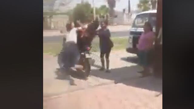 Se avienta a motocicleta.