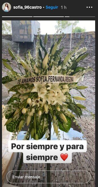 Corona de flores.