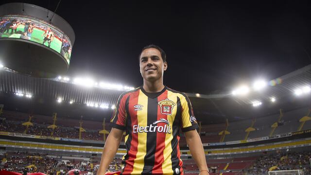 Omar Bravo tuvo una hija con menor de 16 años cuando él ya tenía 22.