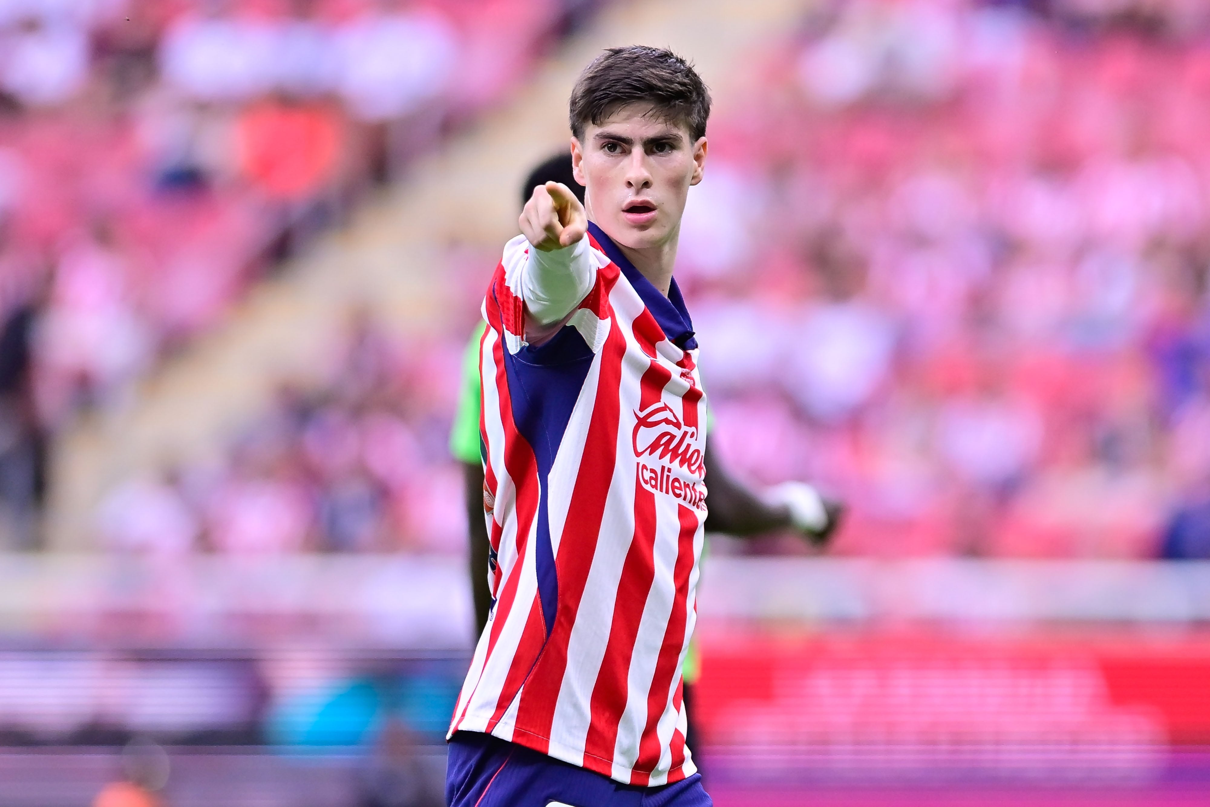 Chivas gana de último minuto y logra sus primeros tres puntos en el Apertura 2026.