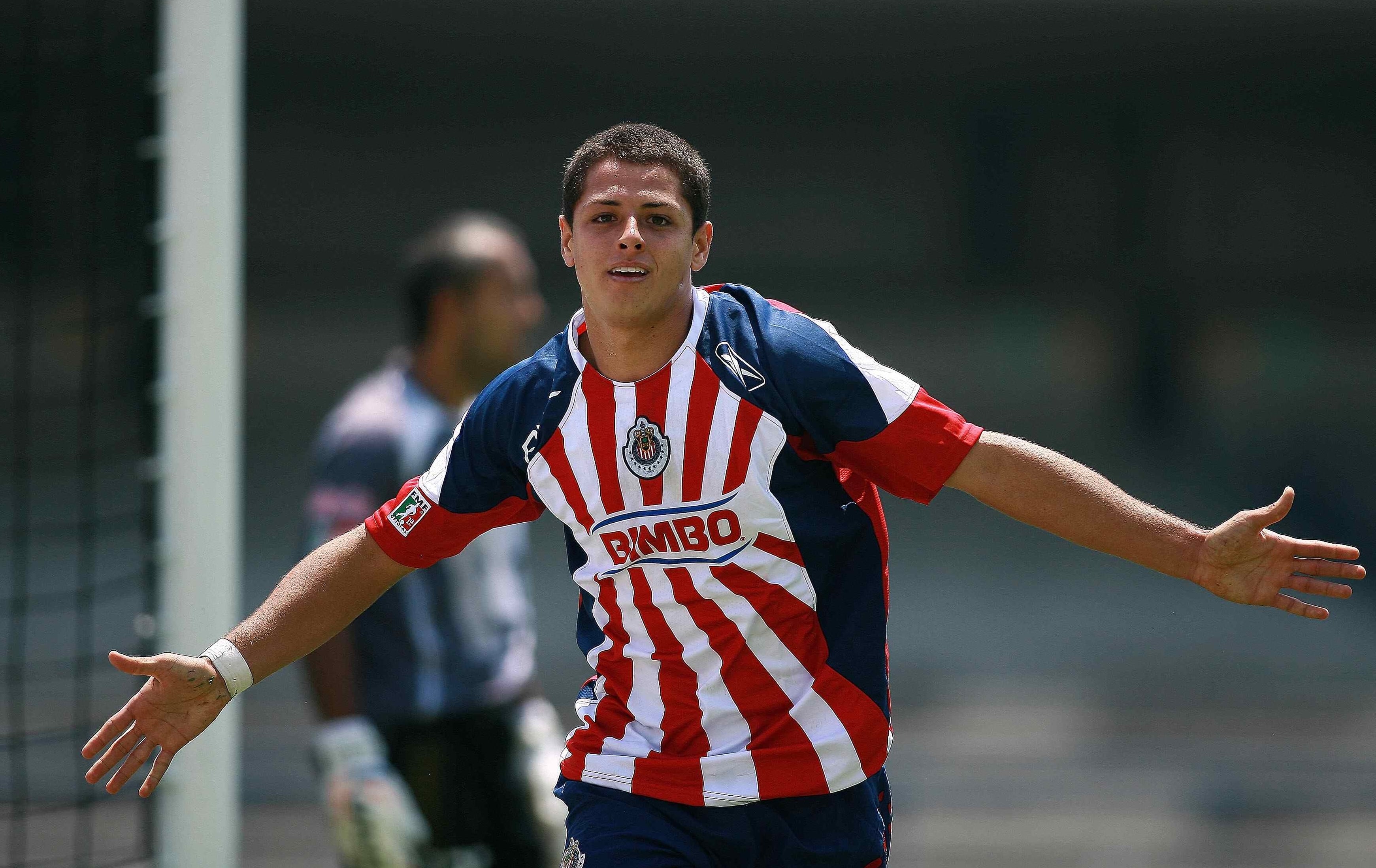 Chicharito Hernández debutó con Chivas en el 2006