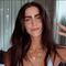 Bárbara de Regil presume que su celular cuesta 20 mil pesos