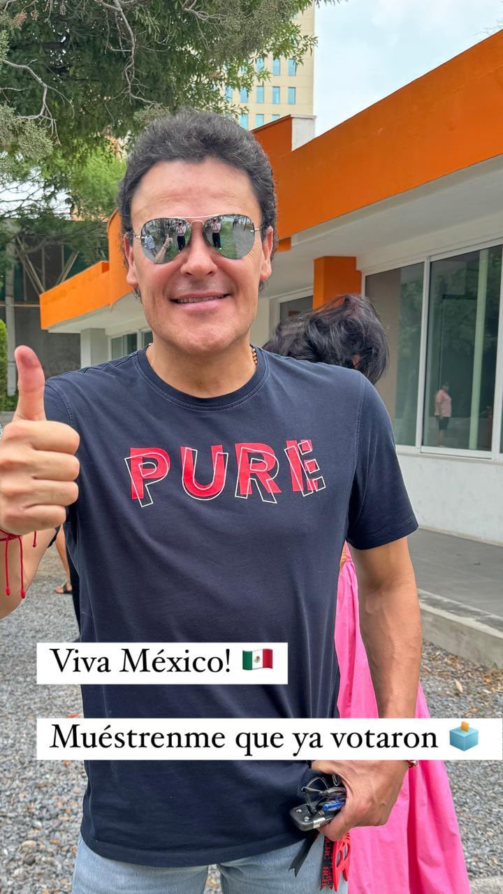 Pedro Fernández muestra que ya votó en las elecciones 2024.