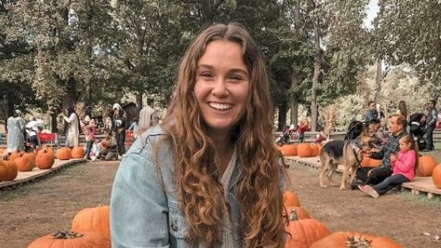 La joven Abbey Bugenske gana la lotería por vacunarse contra el Covid-19