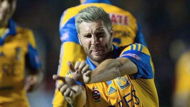 Gignac cuenta con varios tatuajes en el brazo izquierdo.