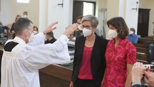 Iglesias alemanas bendicen a parejas del mismo sexo