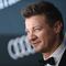 ¿Qué le pasó a Jeremy Renner? Así se ve el actor de Hawkeye a 10 meses de su accidente