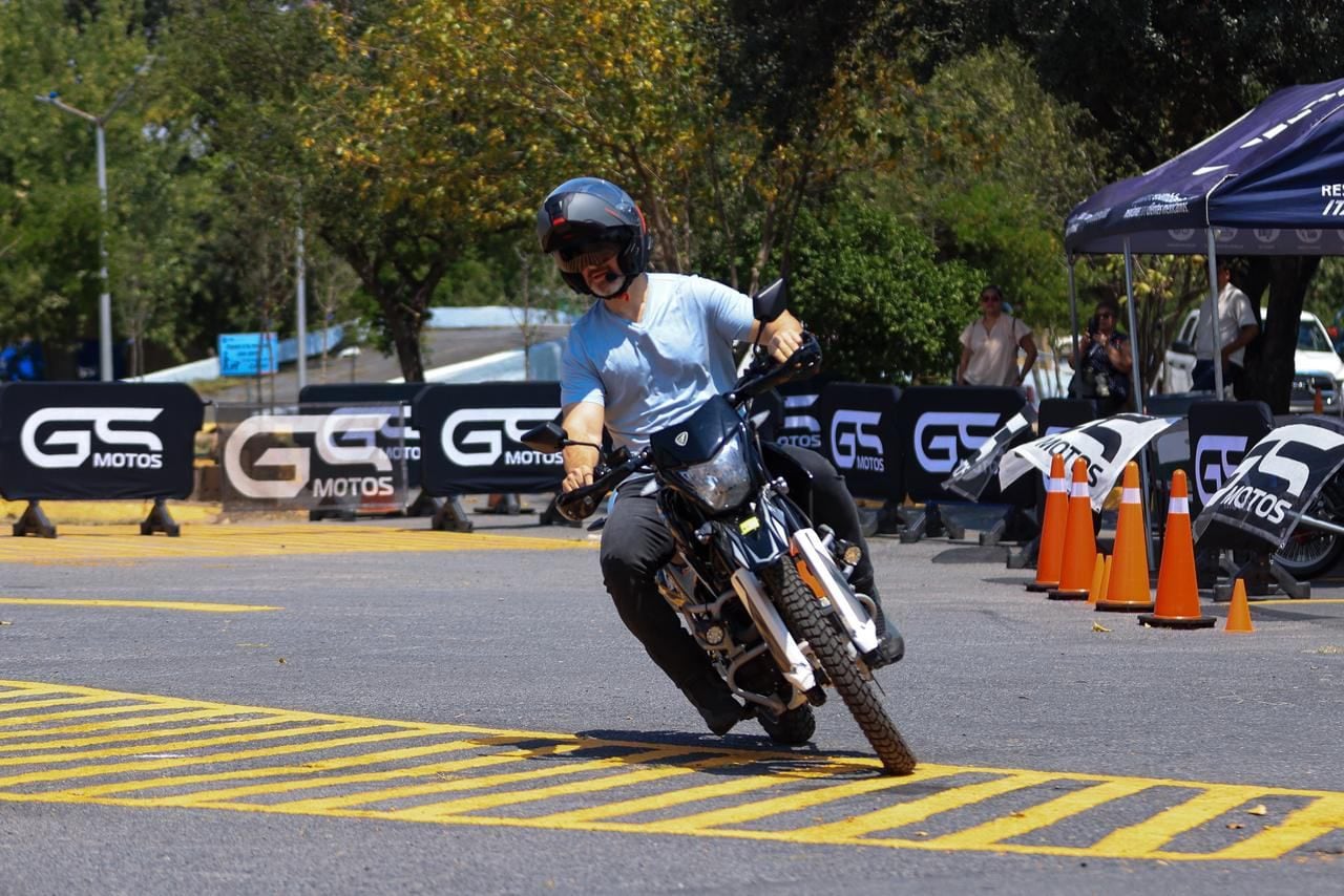 Monterrey ofrece curso gratuito de manejo de motocicleta.