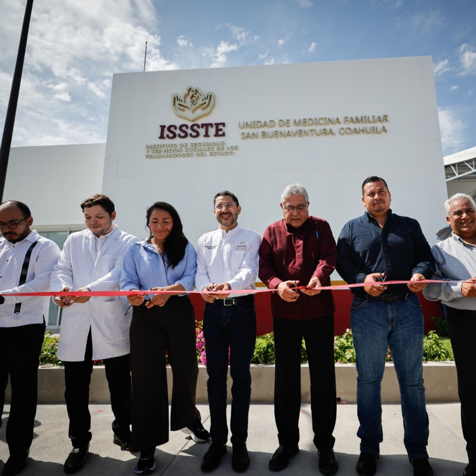 Martí Batres inaugura UMF del ISSSTE en San Buenaventura, Coahuila